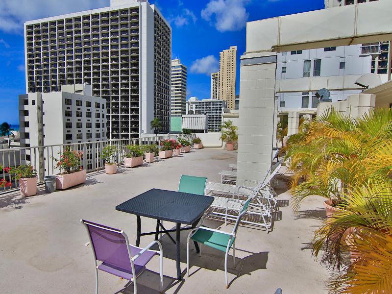 Ewa Hotel Waikiki image