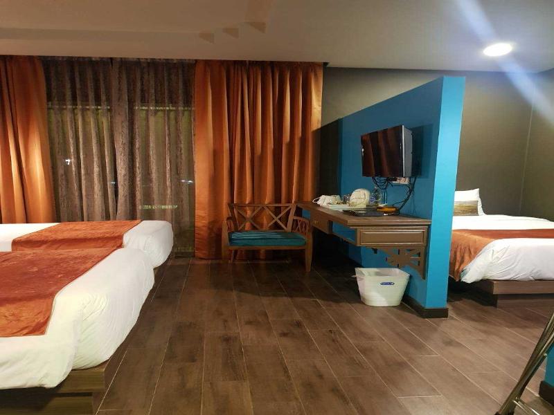 Chiangkhong Teak Garden Riverfront Hotel