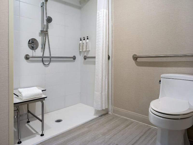 Ontario Gateway Hotel image