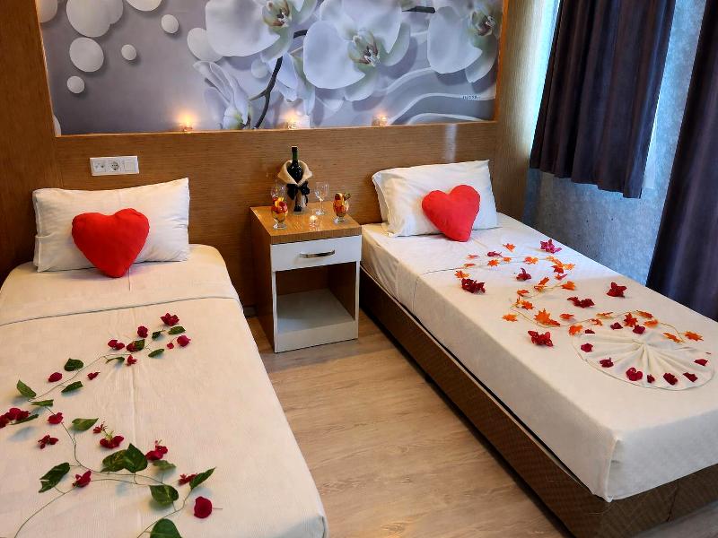 Anita Kemer Noch Hotel image