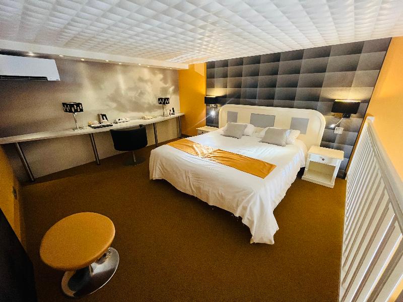 Logis Hotel Restaurant Le Fruitier image