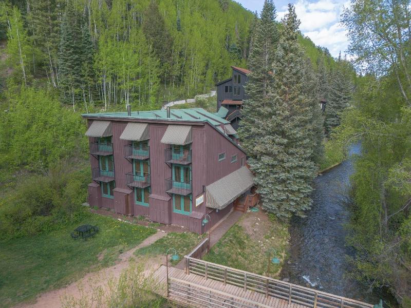 Manitou Lodge image