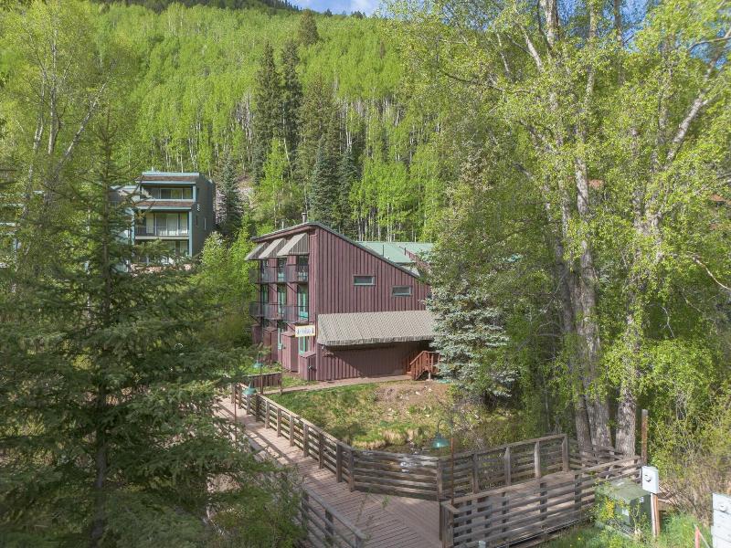 Manitou Lodge image
