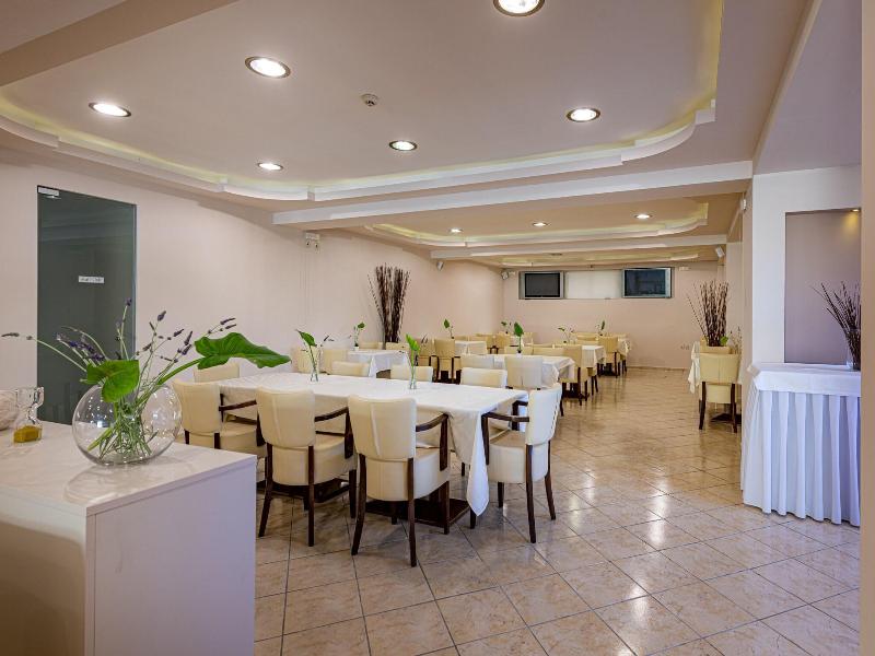Varres Hotel image