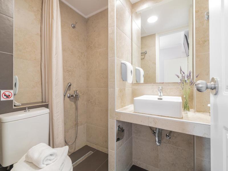Varres Hotel image