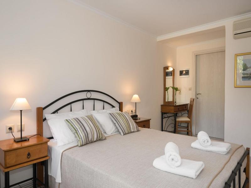 Varres Hotel image
