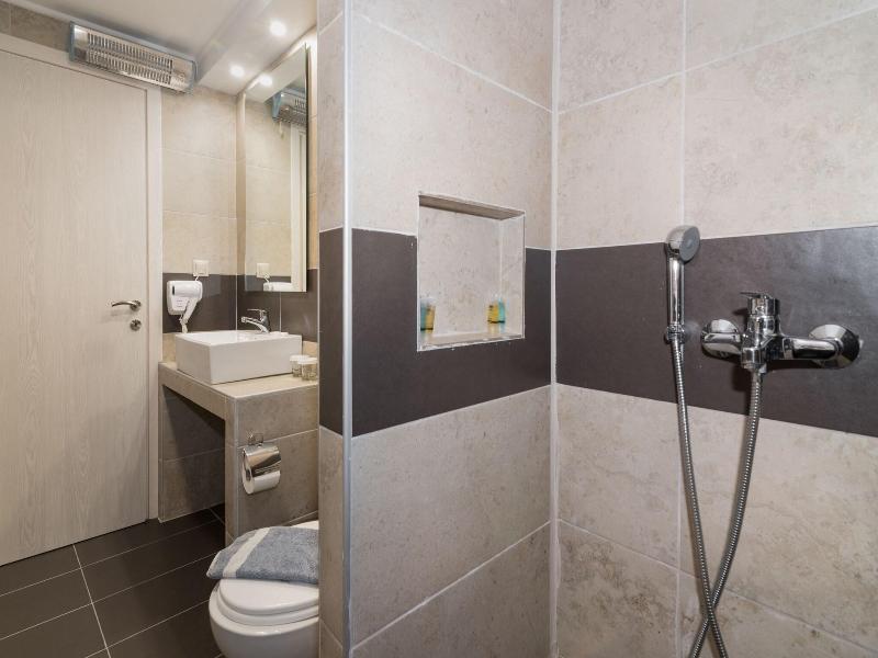 Varres Hotel image