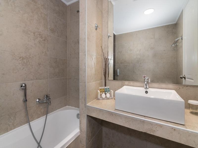 Varres Hotel image