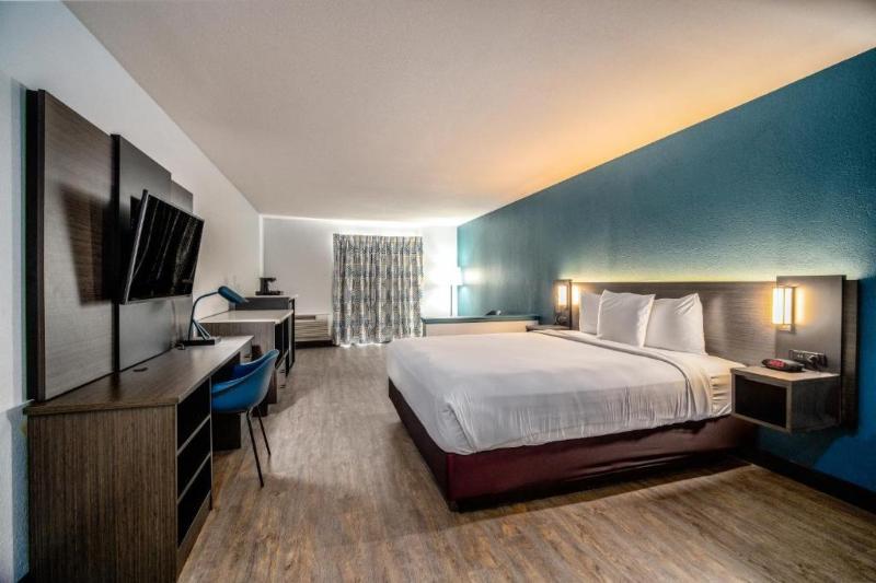 Studio 6 Suites Lawndale, Ca – South Bay image