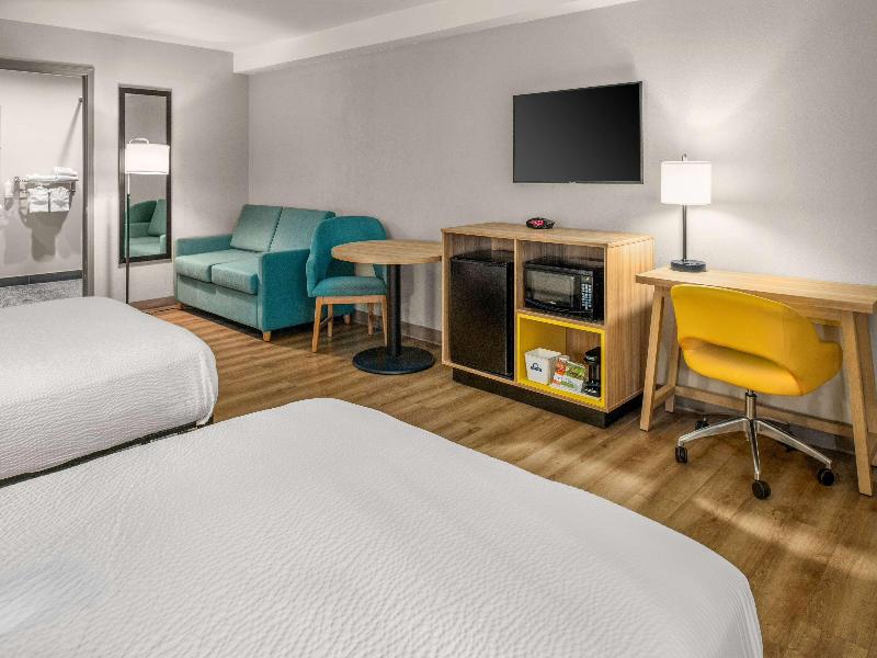 Days Inn & Suites By Wyndham Artesia image