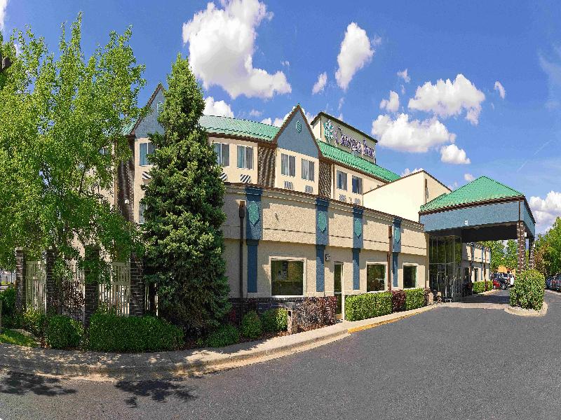Crystal Inn Hotel & Suites West Valley image