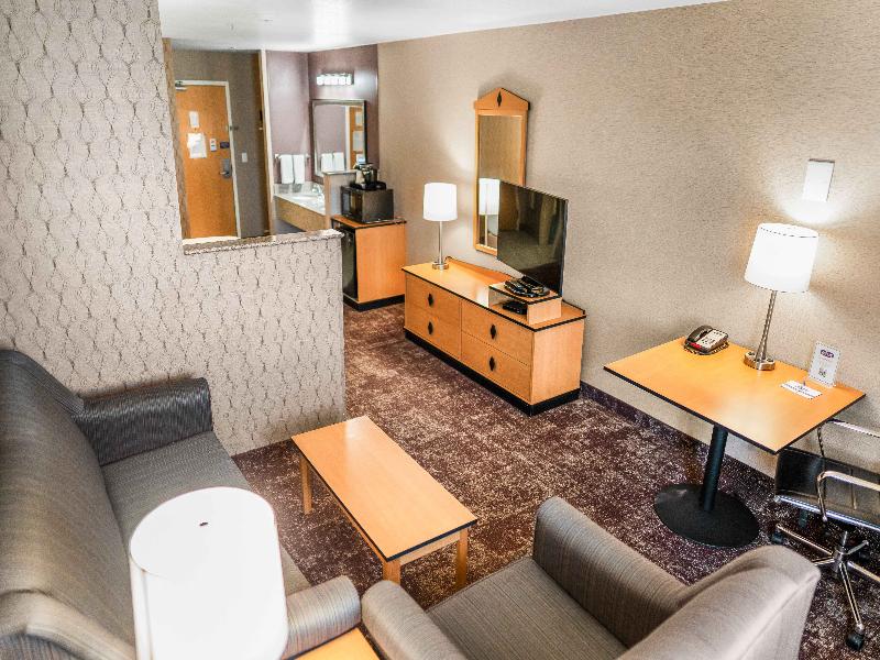 Crystal Inn Hotel & Suites West Valley image