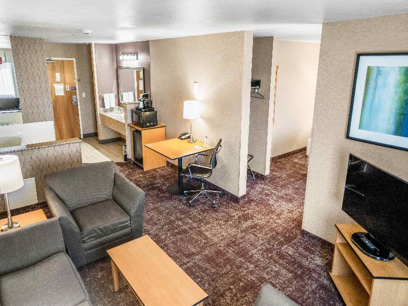 Crystal Inn Hotel & Suites West Valley image