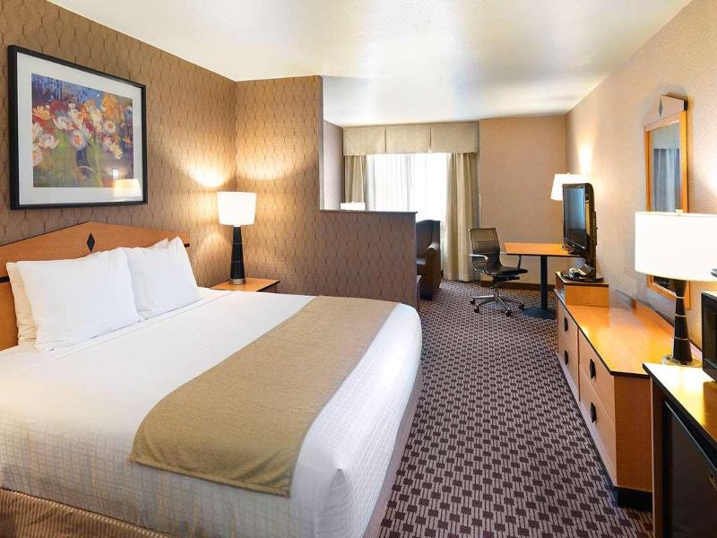 Crystal Inn Hotel & Suites West Valley image