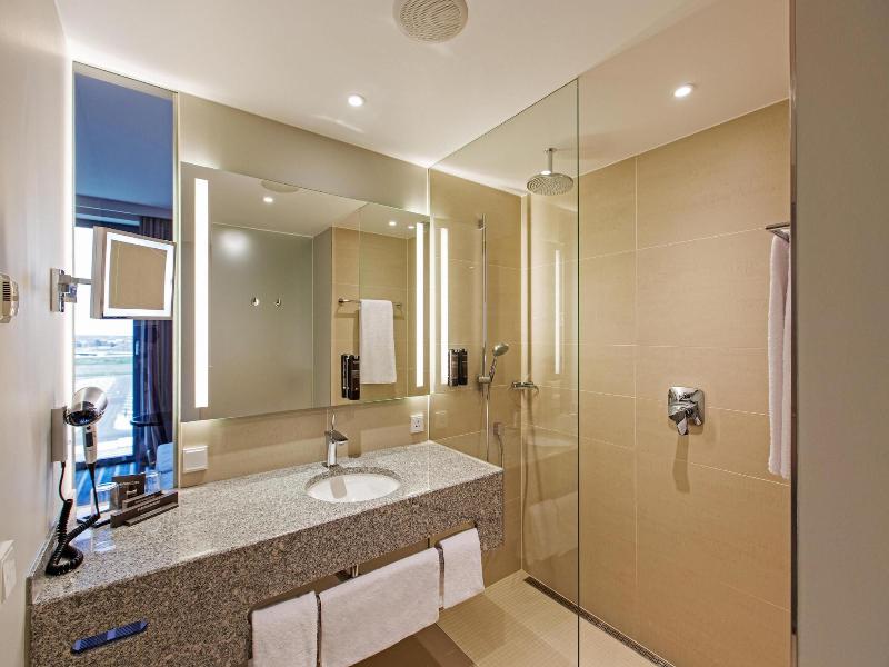 Steigenberger Airport Hotel Berlin image
