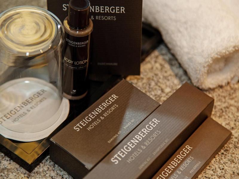 Steigenberger Airport Hotel Berlin image
