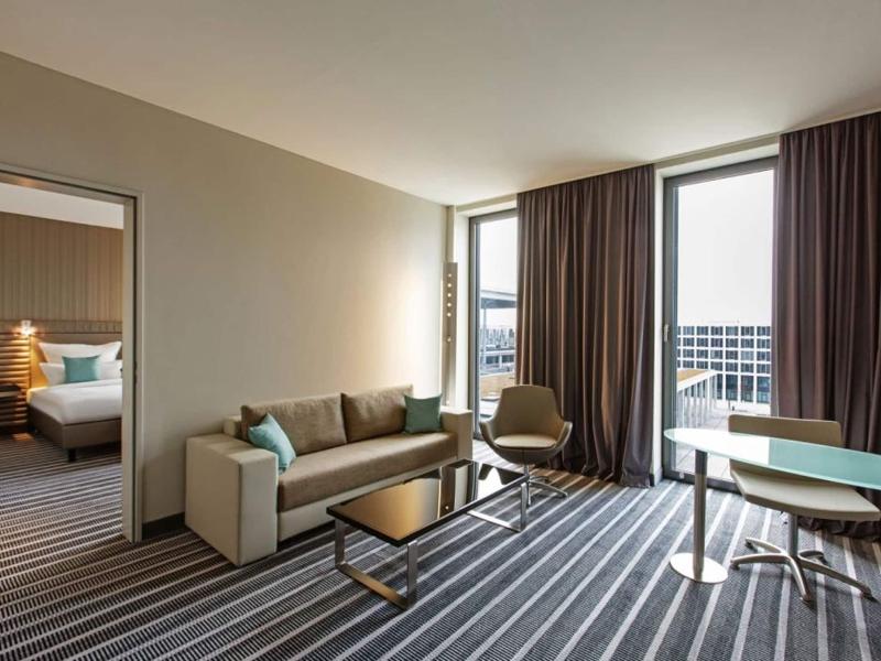 Steigenberger Airport Hotel Berlin image
