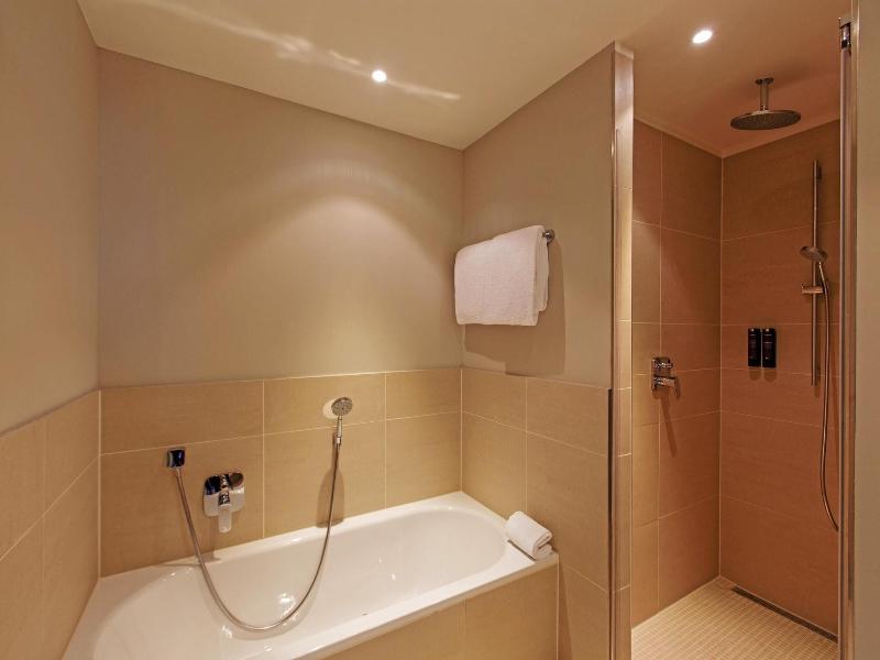 Steigenberger Airport Hotel Berlin image