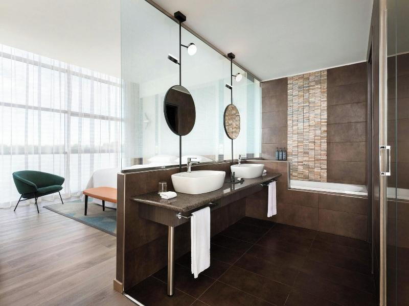 Sheraton Milan Malpensa Airport Hotel image