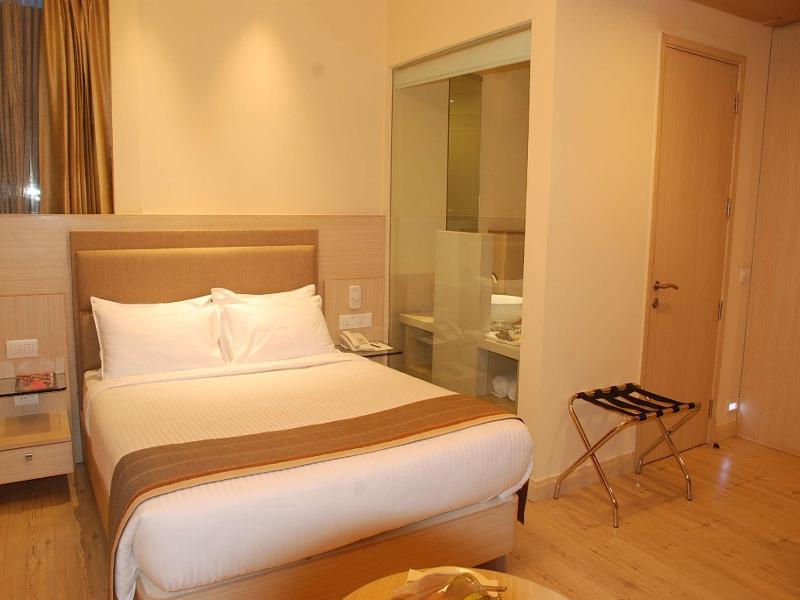 Sarovar Portico Naraina image