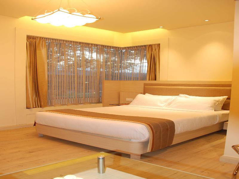 Sarovar Portico Naraina image