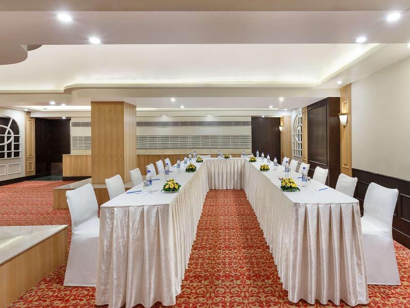 La Place Sarovar Portico Lucknow image