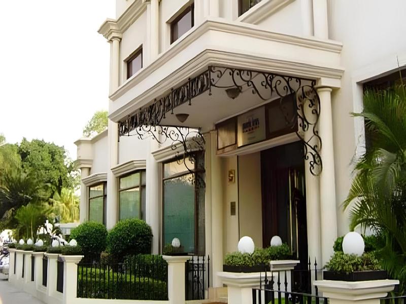 La Place Sarovar Portico Lucknow image