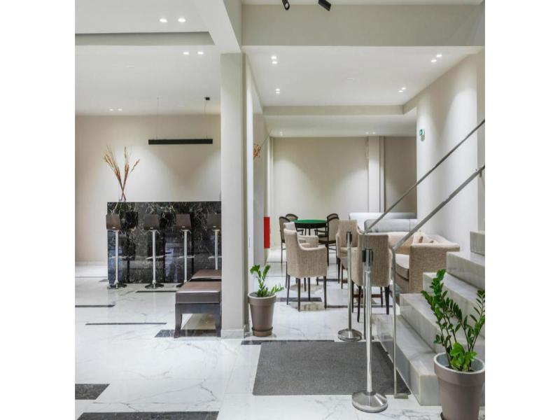 Iris Hotel