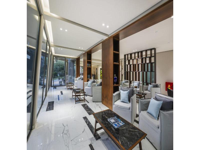 Iris Hotel