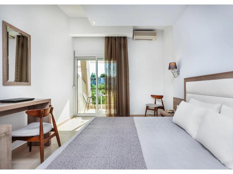 Iris Hotel image