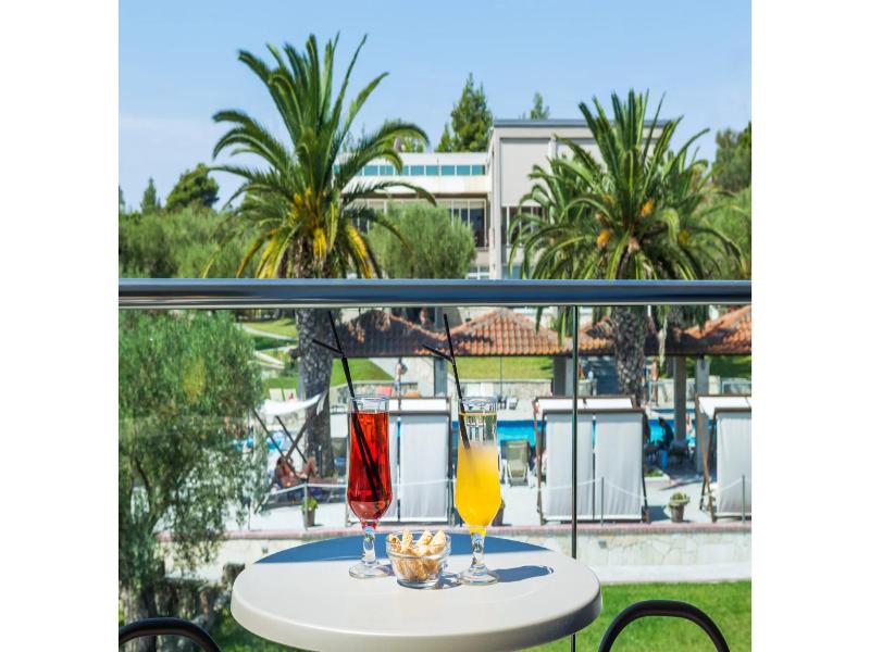 Iris Hotel image