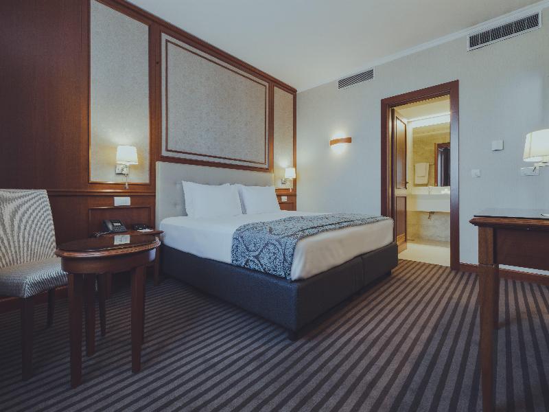 Holiday Inn Skopje image