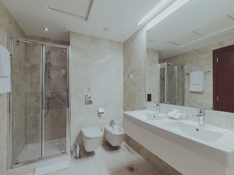 Holiday Inn Skopje image