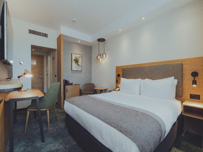 Holiday Inn Skopje image