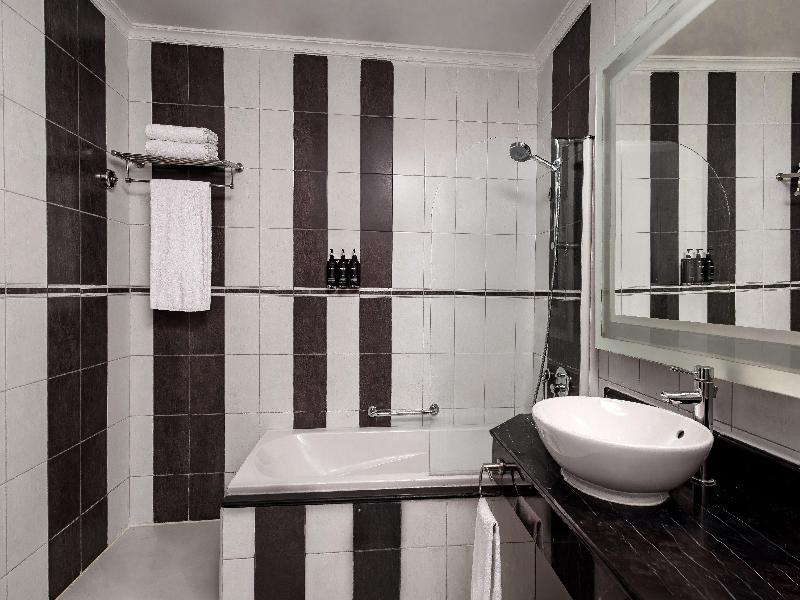 Central Hotel Doha by IHG image