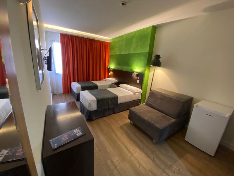 Apartamentos Recoletos image
