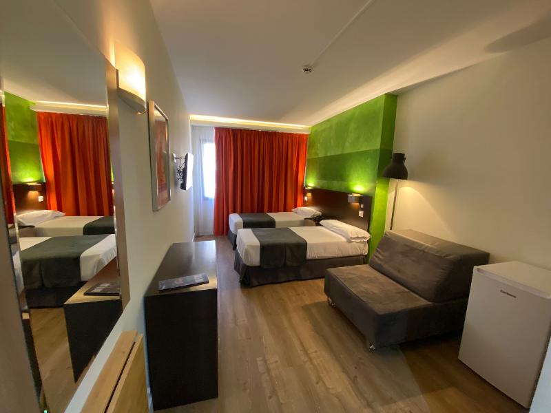 Apartamentos Recoletos image