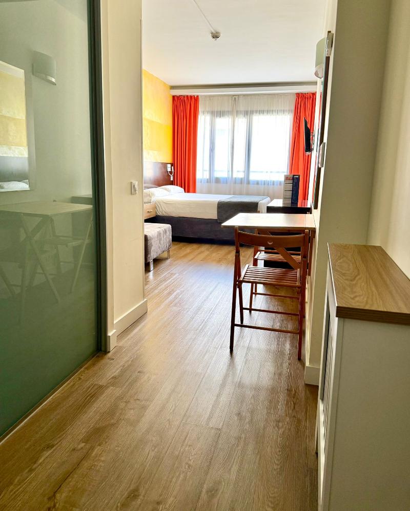 Apartamentos Recoletos image