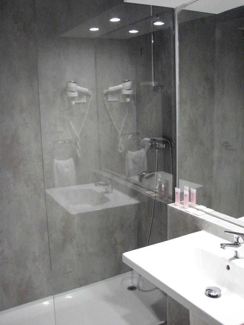 Apartamentos Recoletos image
