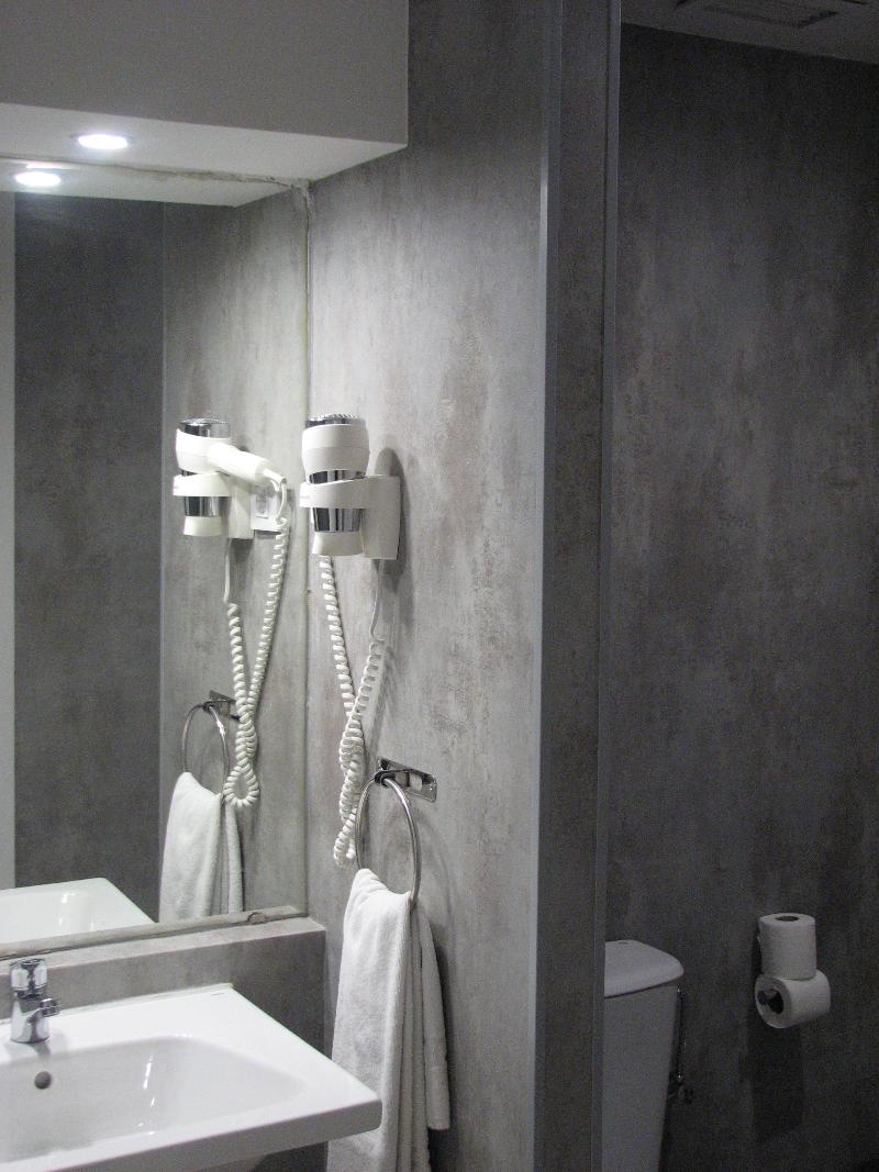 Apartamentos Recoletos image