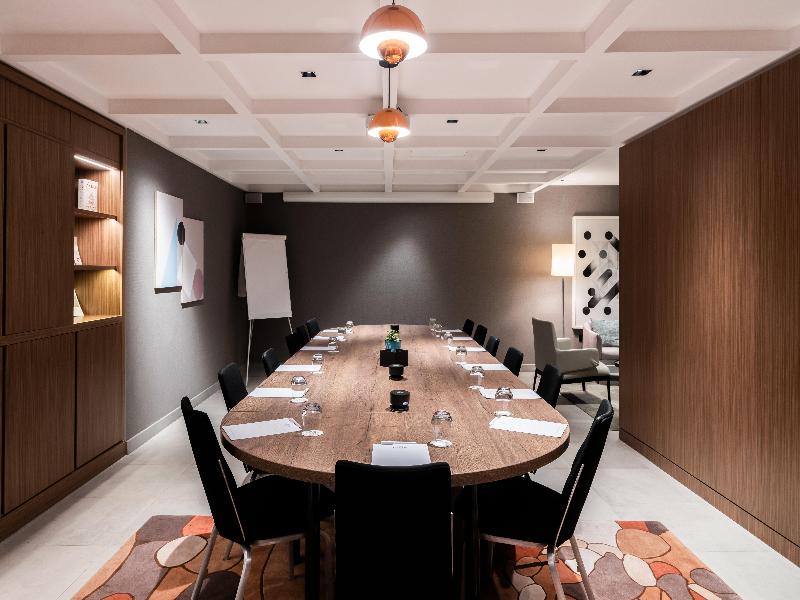 Crowne Plaza Paris Republique image