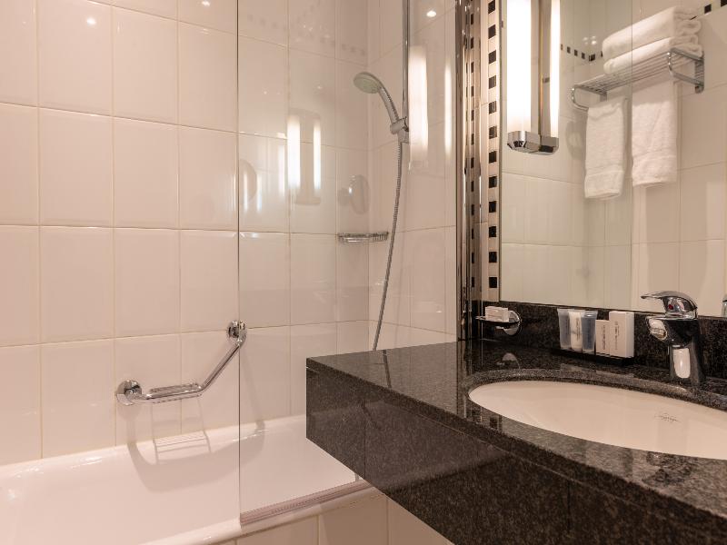 Crowne Plaza Paris Republique image
