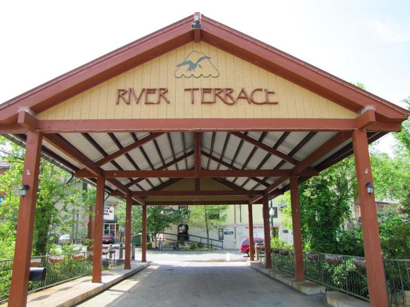 River Terrace Resort and Convention Center