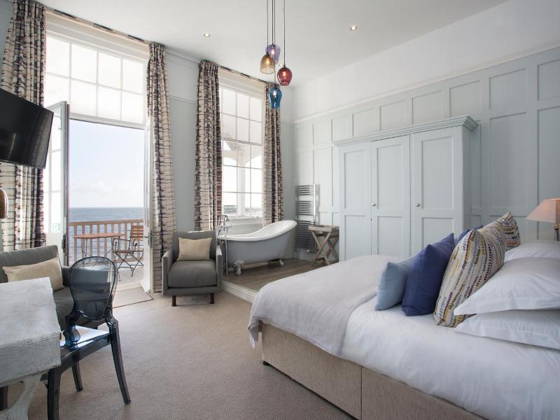 Royal Hotel image