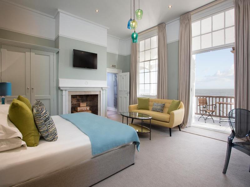 Royal Hotel image