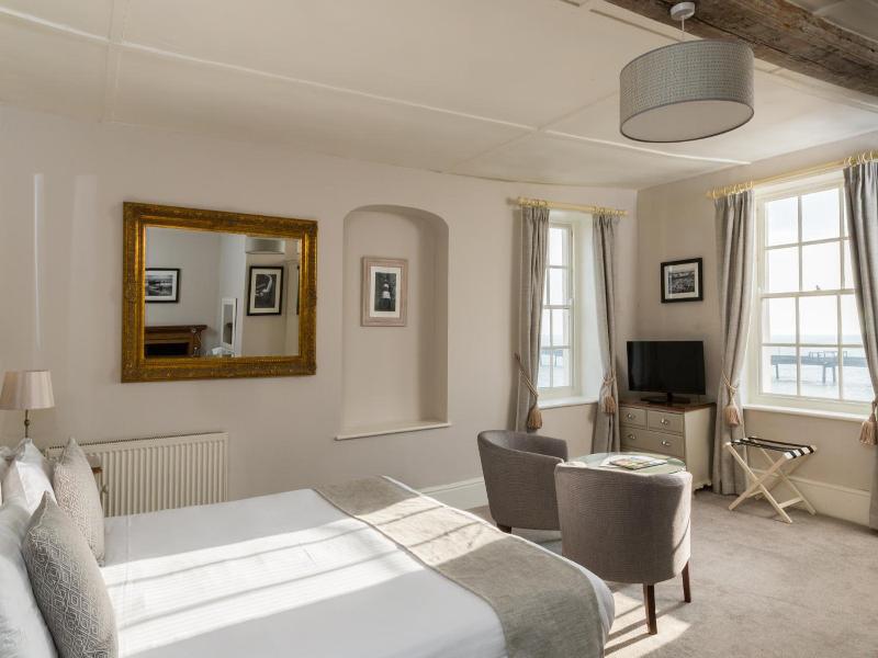 Royal Hotel image