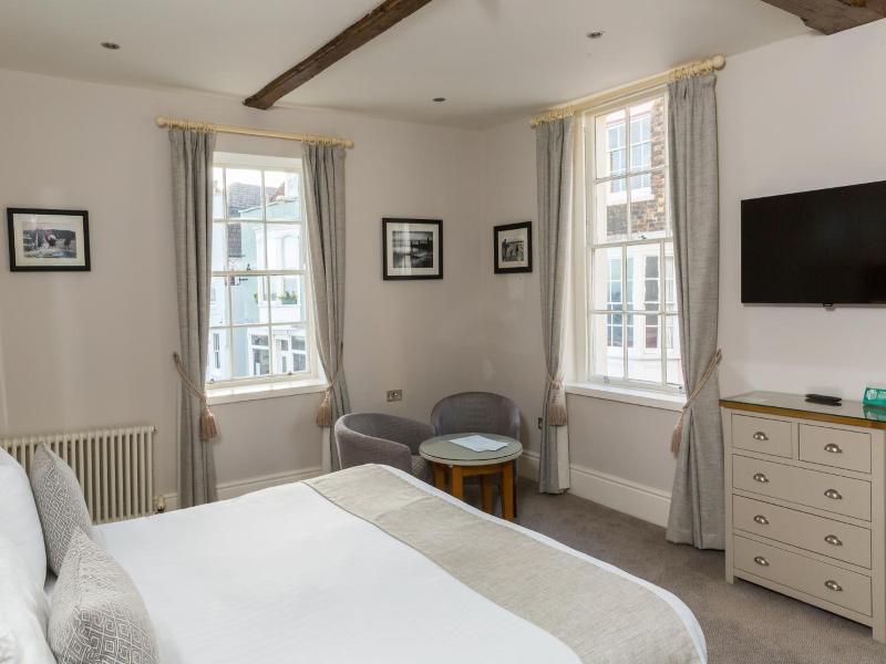 Royal Hotel image