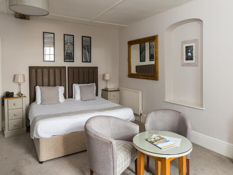 Royal Hotel image