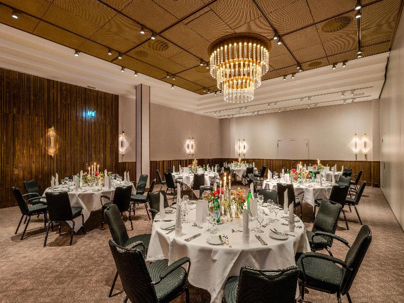 Radisson Blu Senator Hotel image