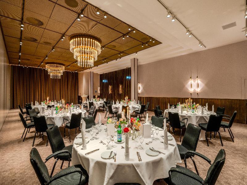Radisson Blu Senator Hotel image